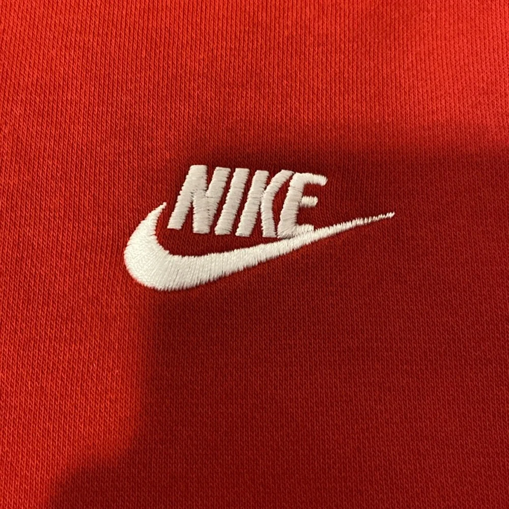 red nike hoodie - Picture 2 of 4